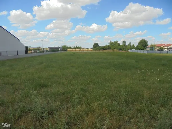 Terrain 1352 m²