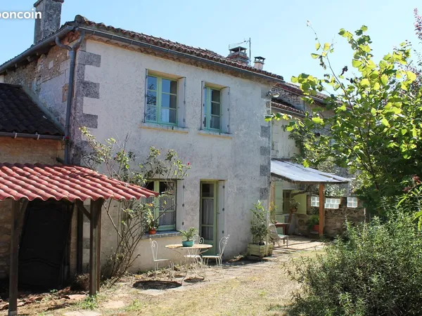 Gros potentiel, maison de campagne 130m2 + gîte + dépendance et terrain