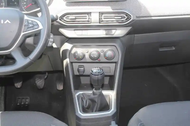 Dacia Sandero eco-g 100 — photo 32