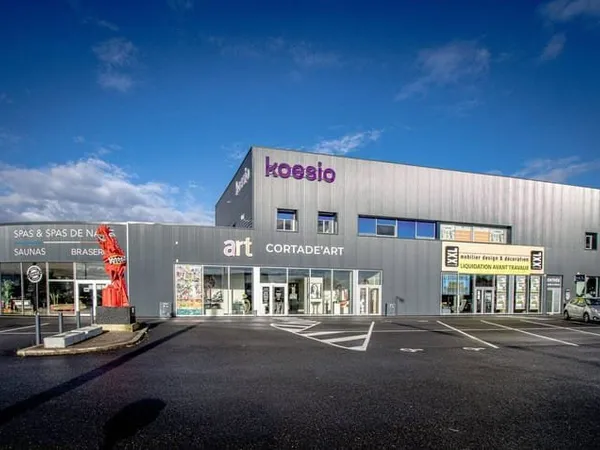 Local commercial 300 m²