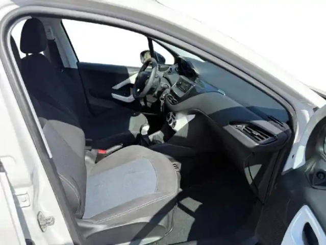 Peugeot 208 1.2 puretech 68ch e6.c like 5p — photo 15
