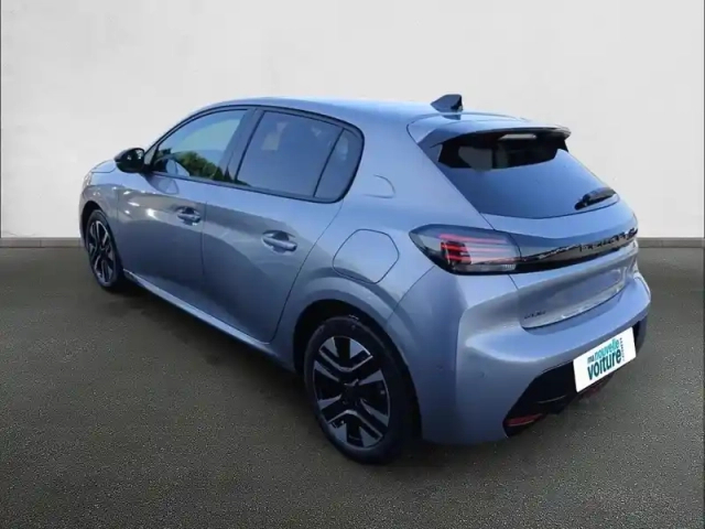 Peugeot 208 turbo 100 ch bvm6 — photo 7