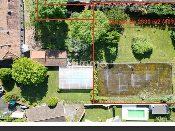 Terrain 2330 m²