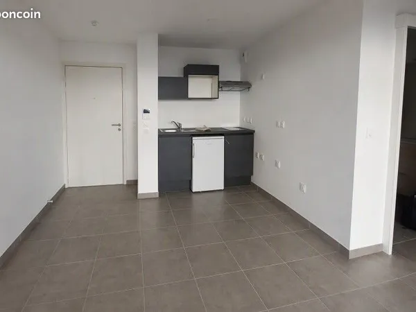 Studio 1 pièce 27 m²