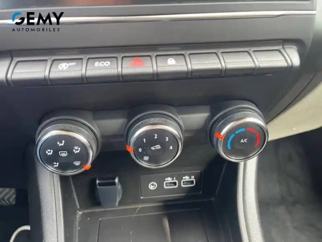 Renault Captur tce 90 — photo 23