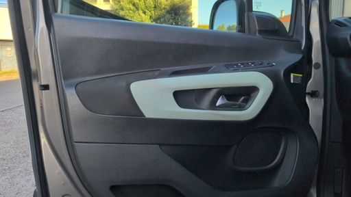 Citroen Berlingo 1.5 BlueHDi 102 - Feel – 2020 – 145487 km – Diesel – Boîte Manuelle — photo 17