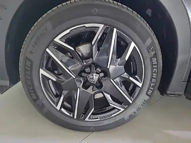 Peugeot 5008 hybrid 145 ch e-dcs6 — photo 37