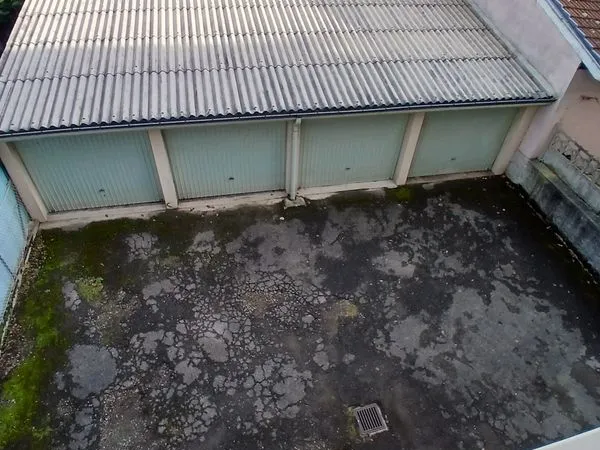 Garage fermé dans copro sécurisée