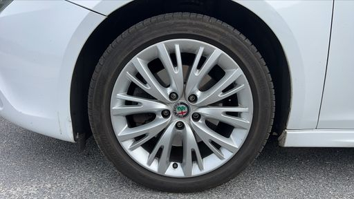 Alfa Romeo Giulietta 1.4 MultAir 170 BVA - Super Pack Veloce – 2018 – 81955 km – Essence – Boîte Automatique — photo 10