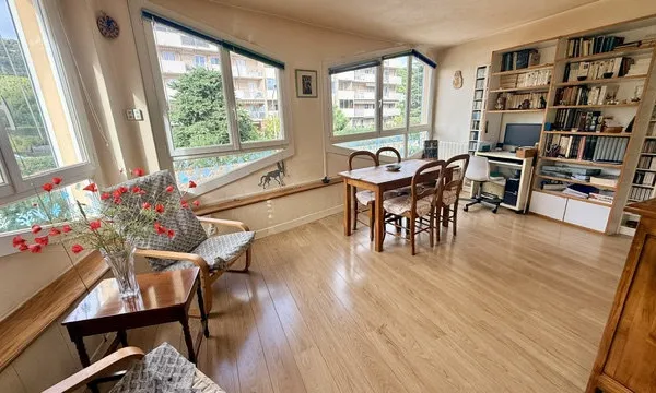 Appartement type 3 ascenseur centre ville la valette