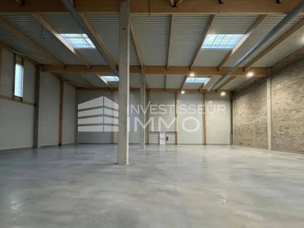 Local d'activité 839 m²