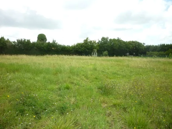 Terrain à bâtir de 1 218 m² - Un cadre privilégié près de la Gautrelle