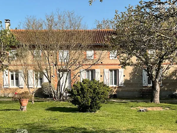Maison ancienne louée . Aucamville 82 5MN grenade
