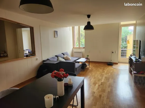 Location NUE grand T2 Victor Hugo avec CLIMATISATION
