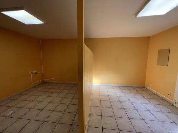 Bureau 42m2 avec stockage