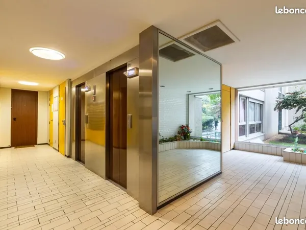 Studio 28 m2 avec parking 230milles euros