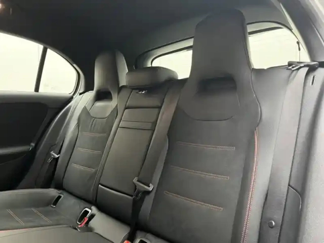 Mercedes Classe A 200 d amg line — photo 18