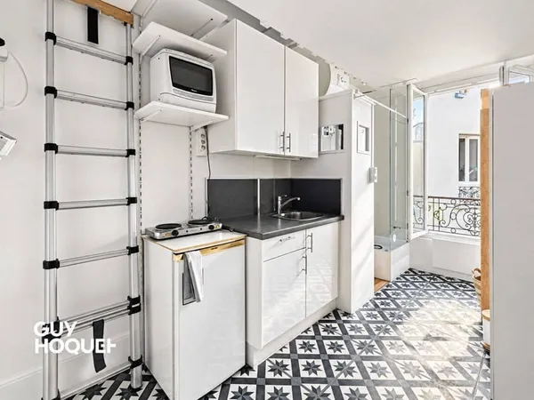 Studio 1 pièce 9 m²