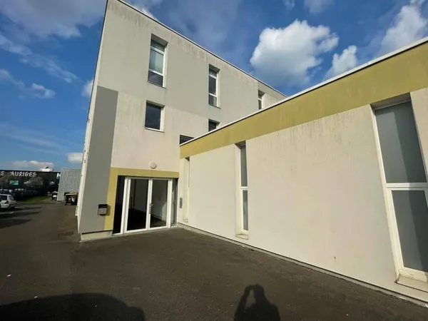 Bureaux 302 m²