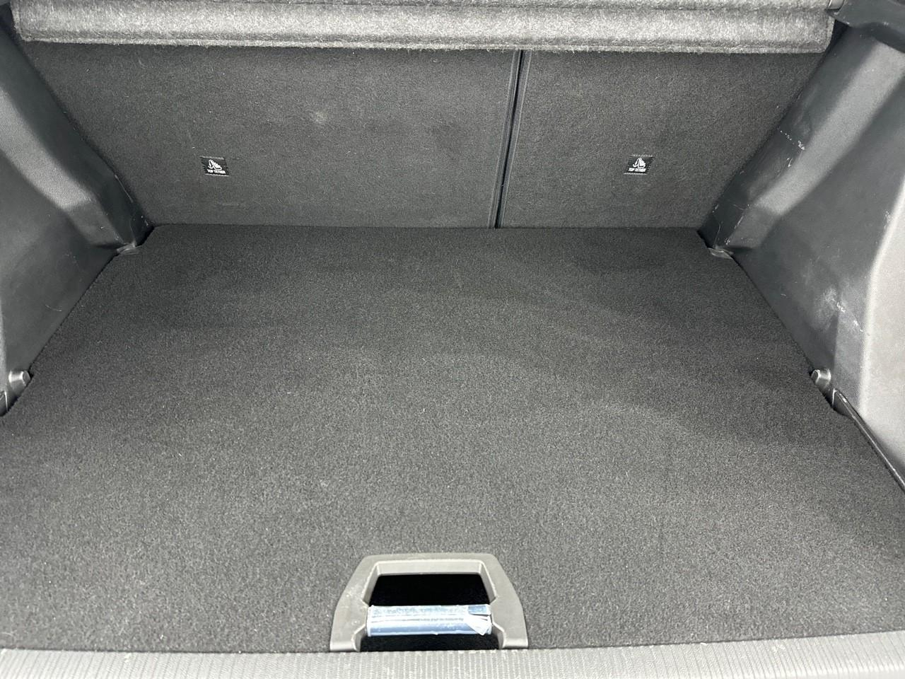 Peugeot 2008 puretech 130 s&s bvm6 allure — photo 14