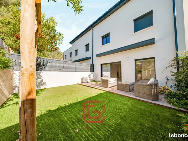 VILLA NEUVE avec terrasse et jardin en gazon - MONTPELLIER CENTRE VILLE