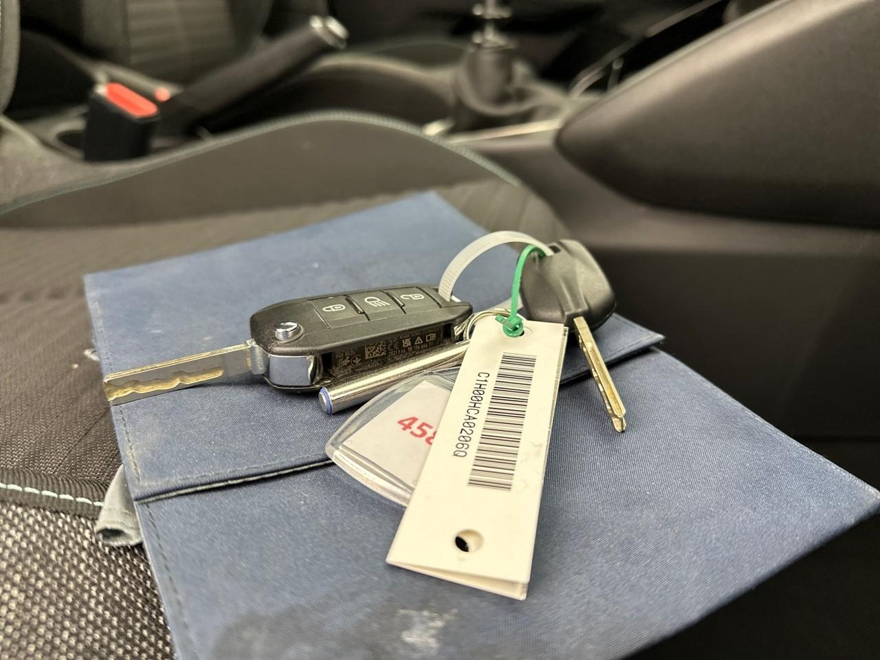Peugeot 208 puretech 100 s&s bvm6 style — photo 32