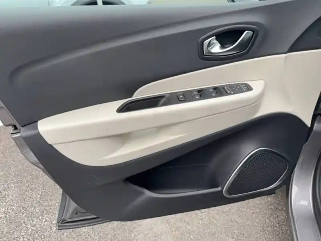 Renault Captur tce 150 fap edc — photo 27