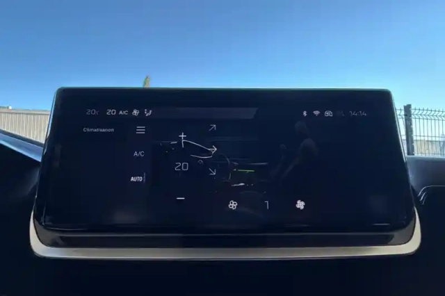 Peugeot 208 hybrid 100 e-dcs6 — photo 20