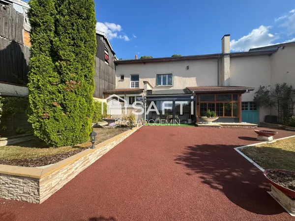 Maison familiale, 10 pièces à Clermont en Argonne.