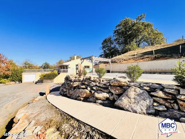 Propriété 5 pièces 144 m²