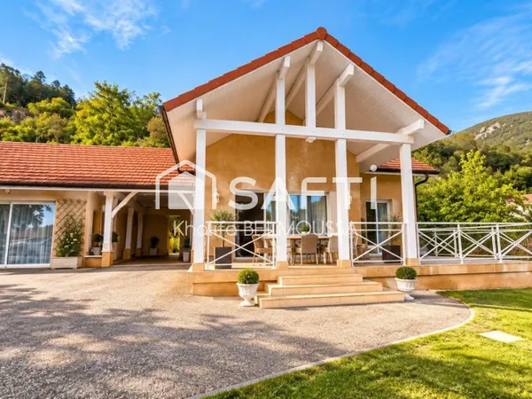Artemare - Magnifique maison de 2009 avec studio indépendant et terrain de 1 035 m²
