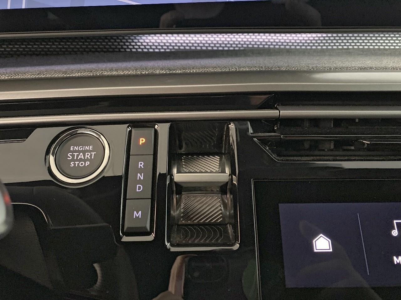 Peugeot 3008 hybrid 145 e-dcs6 gt — photo 15