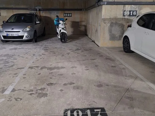 Location places de parking souterrain