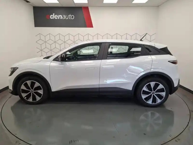 Renault Megane e-tech ev60 130ch super charge — photo 5