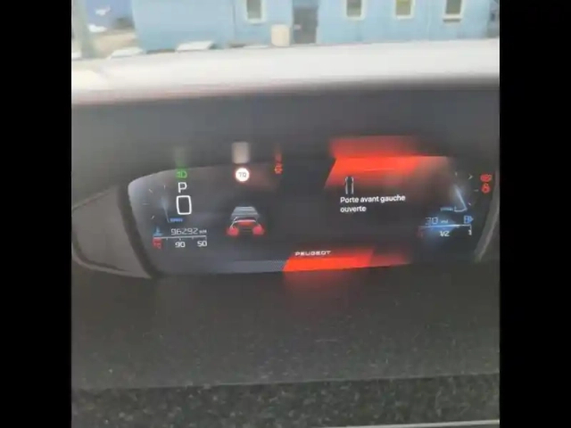 Peugeot 308 1.2 puretech 130ch s&amp;s allure pack eat8 — photo 5