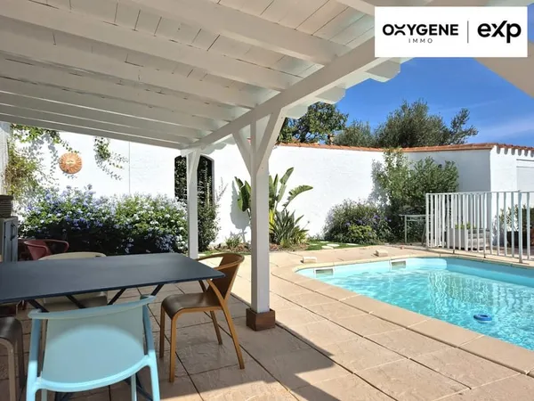 Maison familiale avec piscine et dépendance