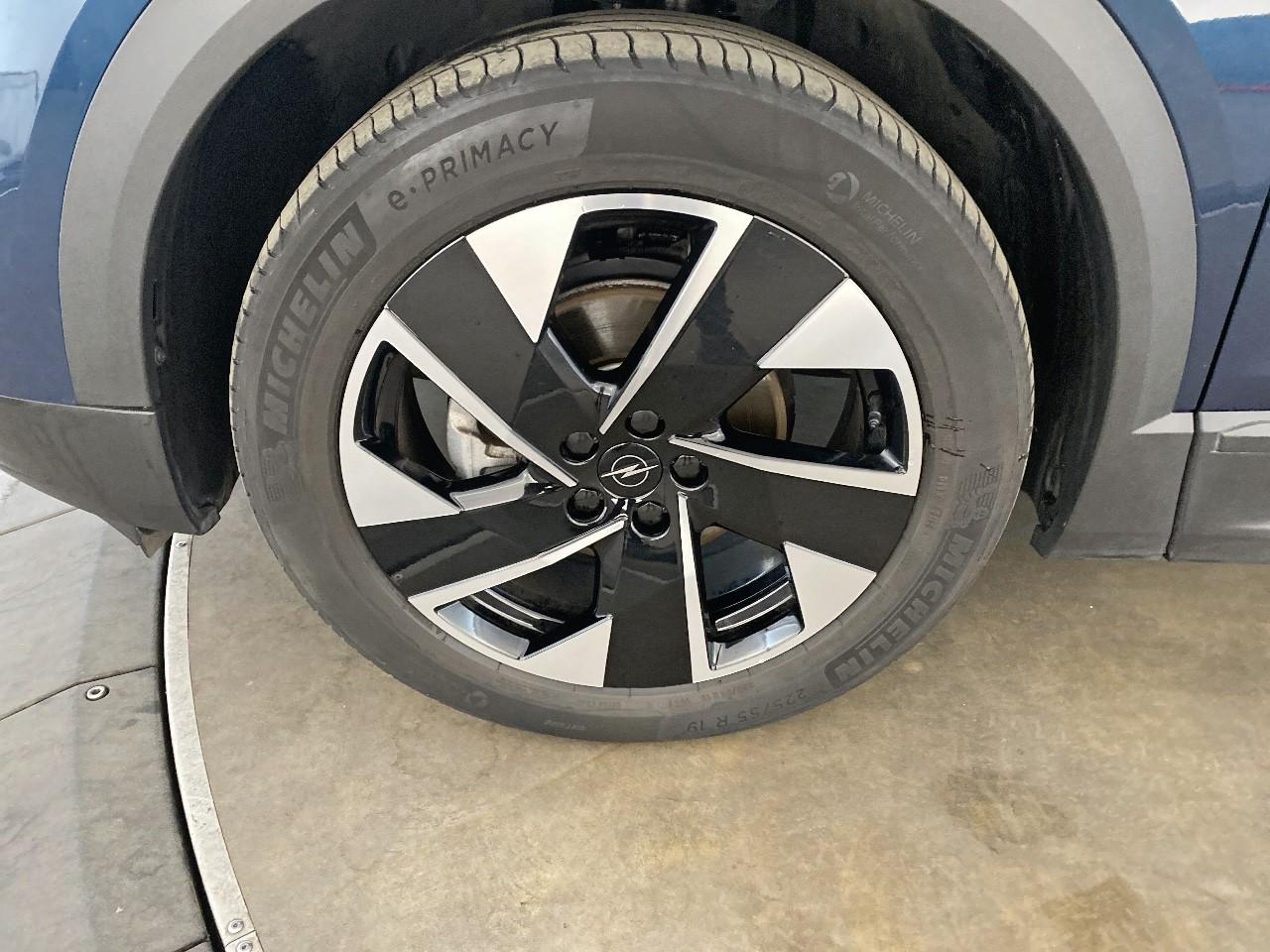Opel Grandland 1.2 turbo hybrid 145 ch e-dct6 gs — photo 11