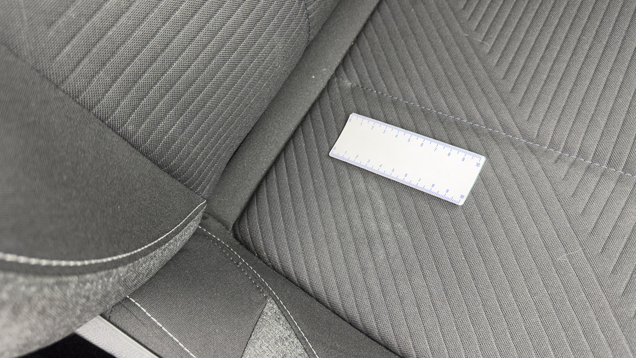 Peugeot 308 SW PHEV 180 e-EAT8 — photo 36