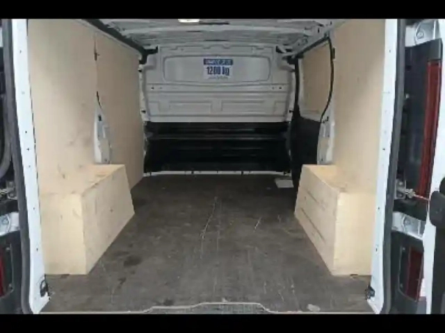 Renault Trafic fg l1h1 3t 2.0 blue dci 130ch confort e6e — photo 11
