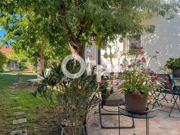 Maison 6 pièces 232 m²