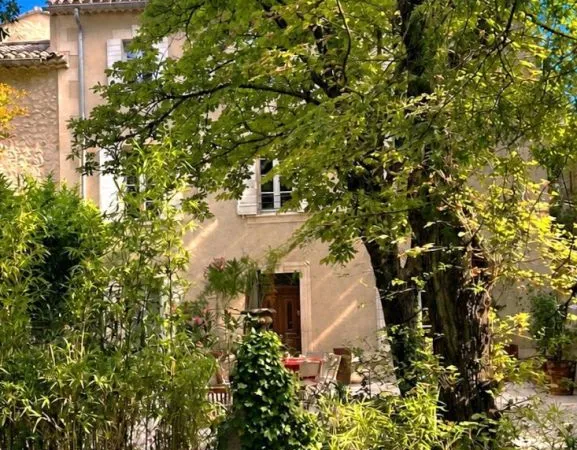 A vendre - Maison de Maître au coeur du village - Sud Luberon