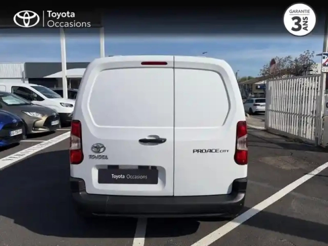 Toyota Proace city medium 130 d-4d business bva rc23 — photo 4