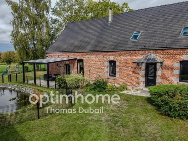 Maison atypique avec beaux volumes sur 2 000 m² de terrain