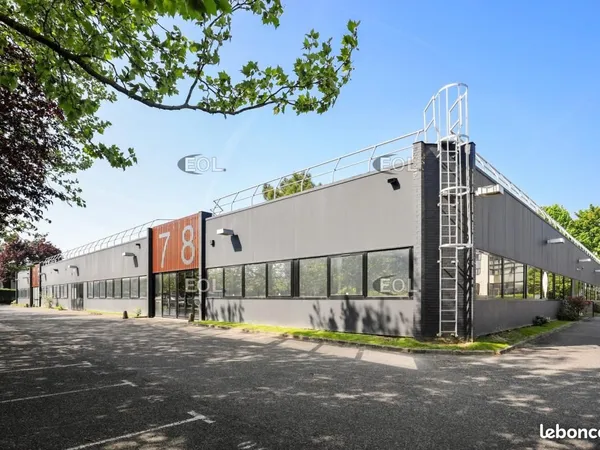 Local bureaux 567 m²