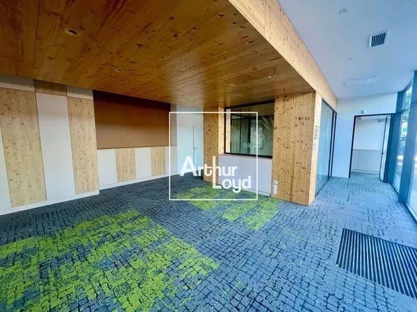 Local commercial 171 m²