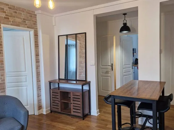 Appartement 4 pièces 11 m²