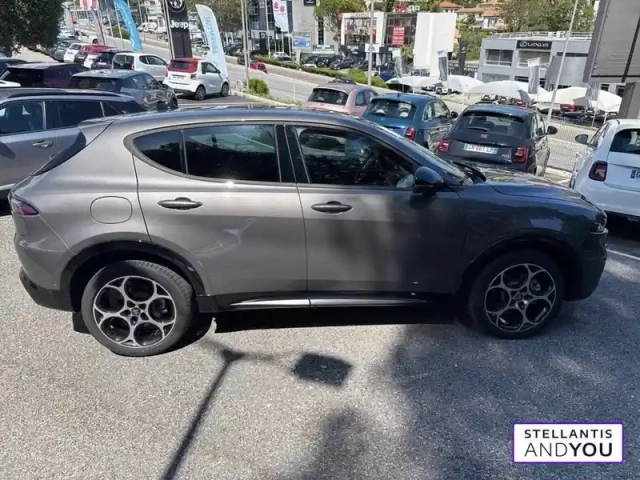 Alfa Romeo Tonale 1.3 hybride rechargeable phev 190ch at6 e-q4 — photo 4