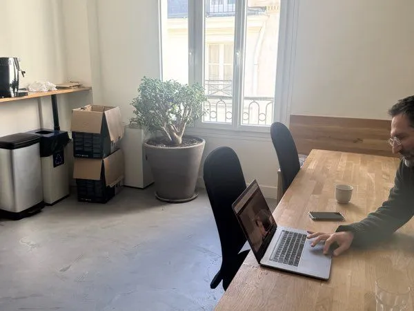 15 postes en Coworking paris 2e