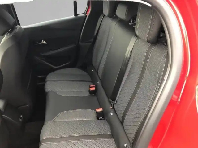 Peugeot 208 hybrid 110 e-dcs6 — photo 32