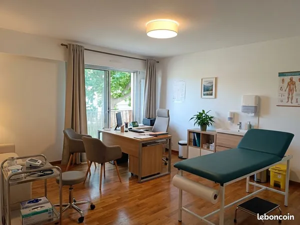 Local cabinet médical - 33 m² RDC - Courbevoie (Proche Gare d'Asnières)